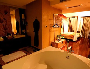 苏州虎丘区养生会所的黄昏恋：当爱情遇上八十岁